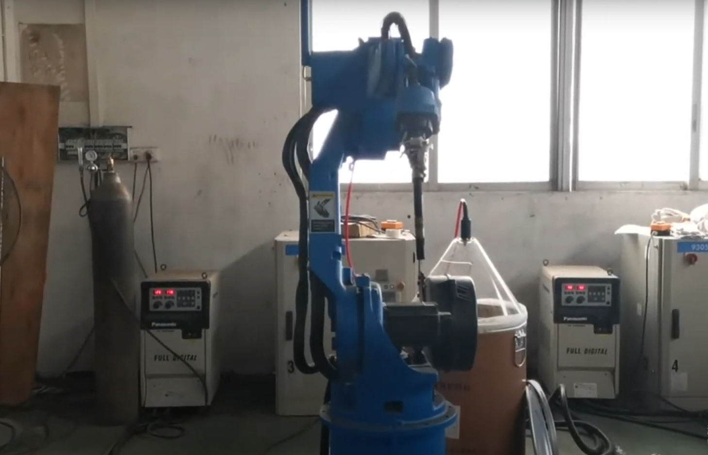 Robot welding for sheet metal fabrication